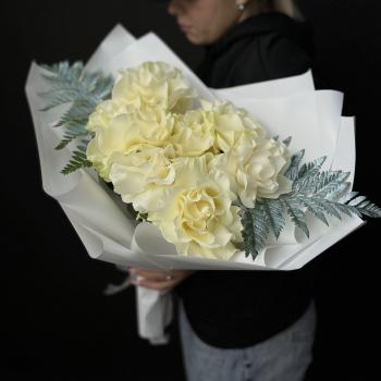 Букет дня 7 белых французских роз